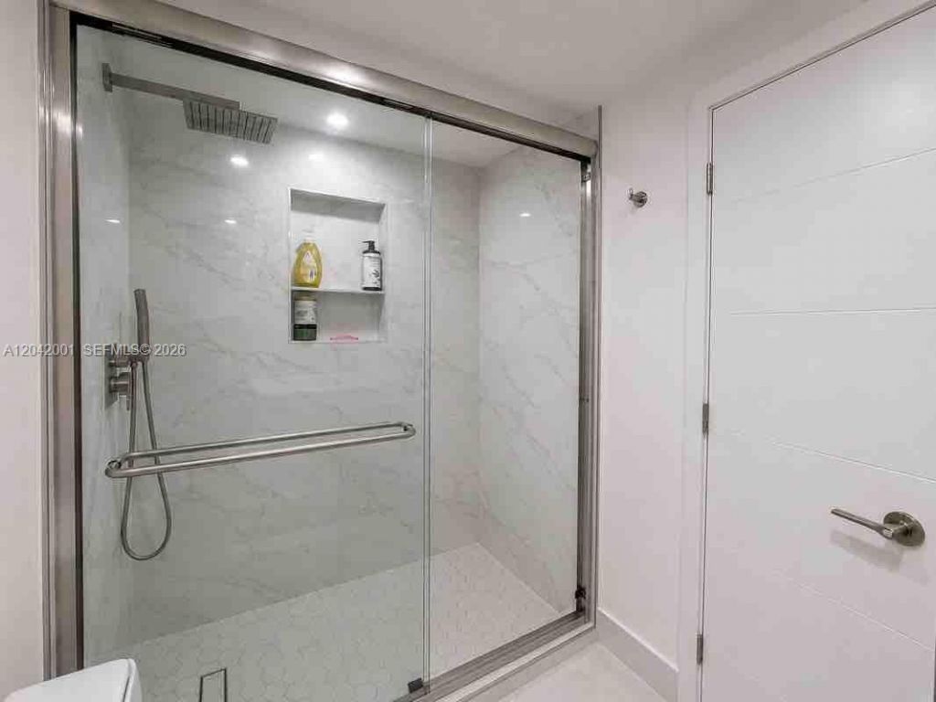 500 Bayview Dr, Unit 232, Sunny Isles Beach, FL 33160 Photo