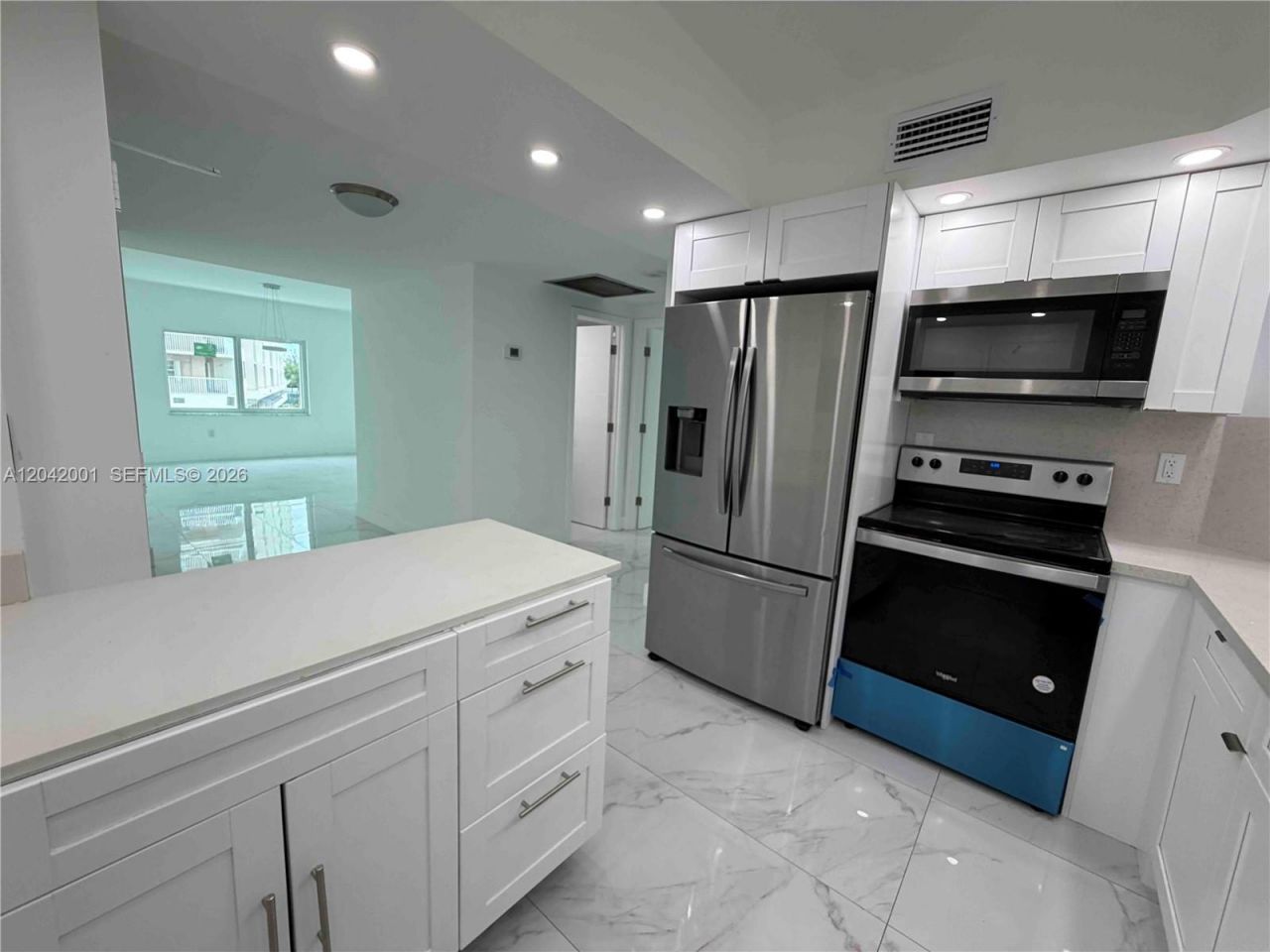 500 Bayview Dr, Unit 232, Sunny Isles Beach, FL 33160 Photo