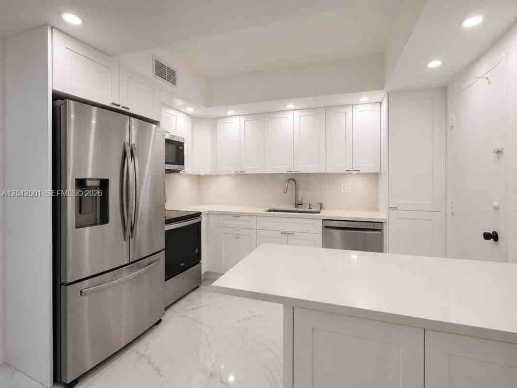 500 Bayview Dr, Unit 232, Sunny Isles Beach, FL 33160 Photo