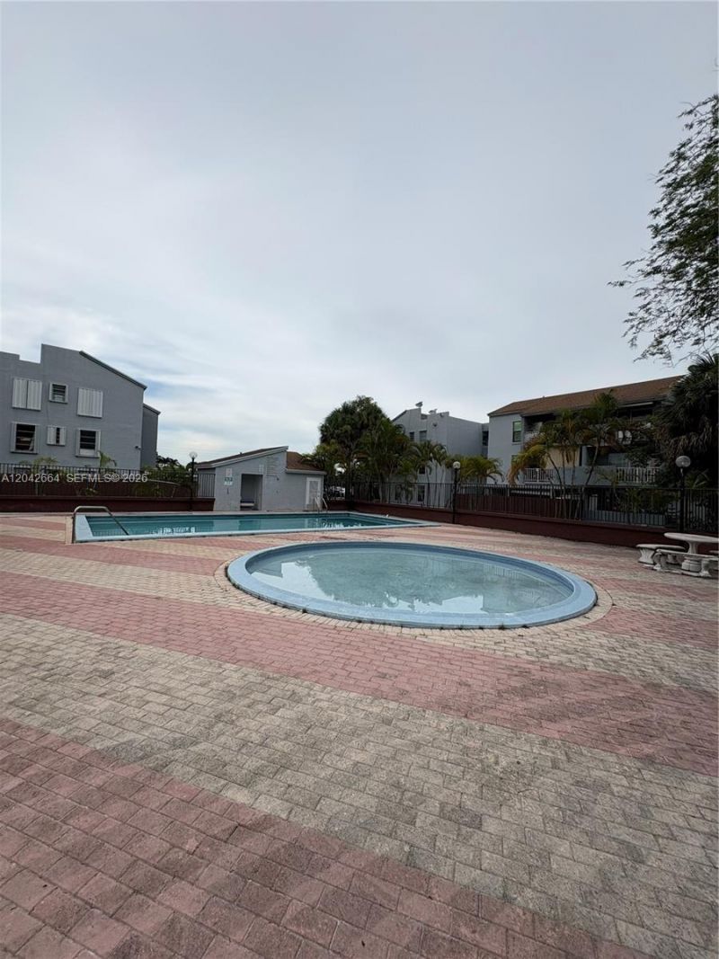 1725 W 60th St , Unit F202, Hialeah, FL 33012 Photo