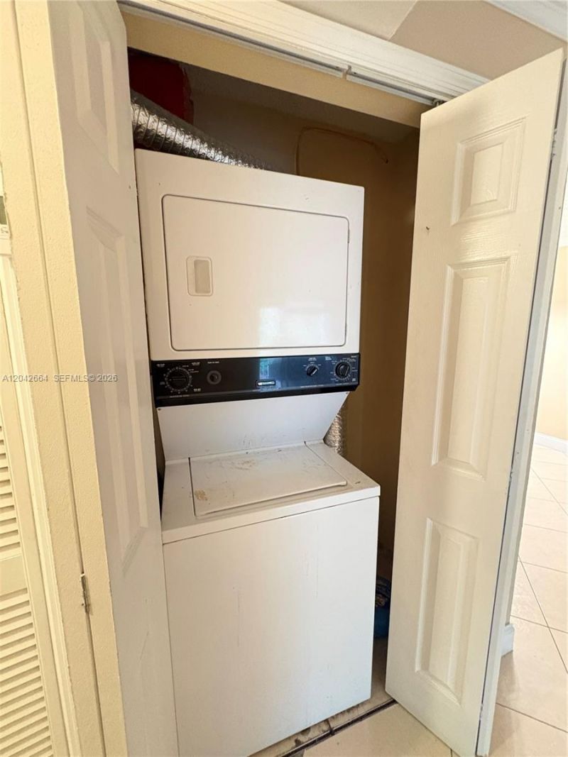 1725 W 60th St , Unit F202, Hialeah, FL 33012 Photo