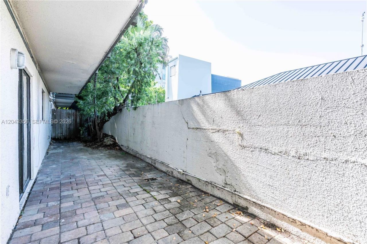 3265 Virginia St , Unit 11, Miami, FL 33133 Photo