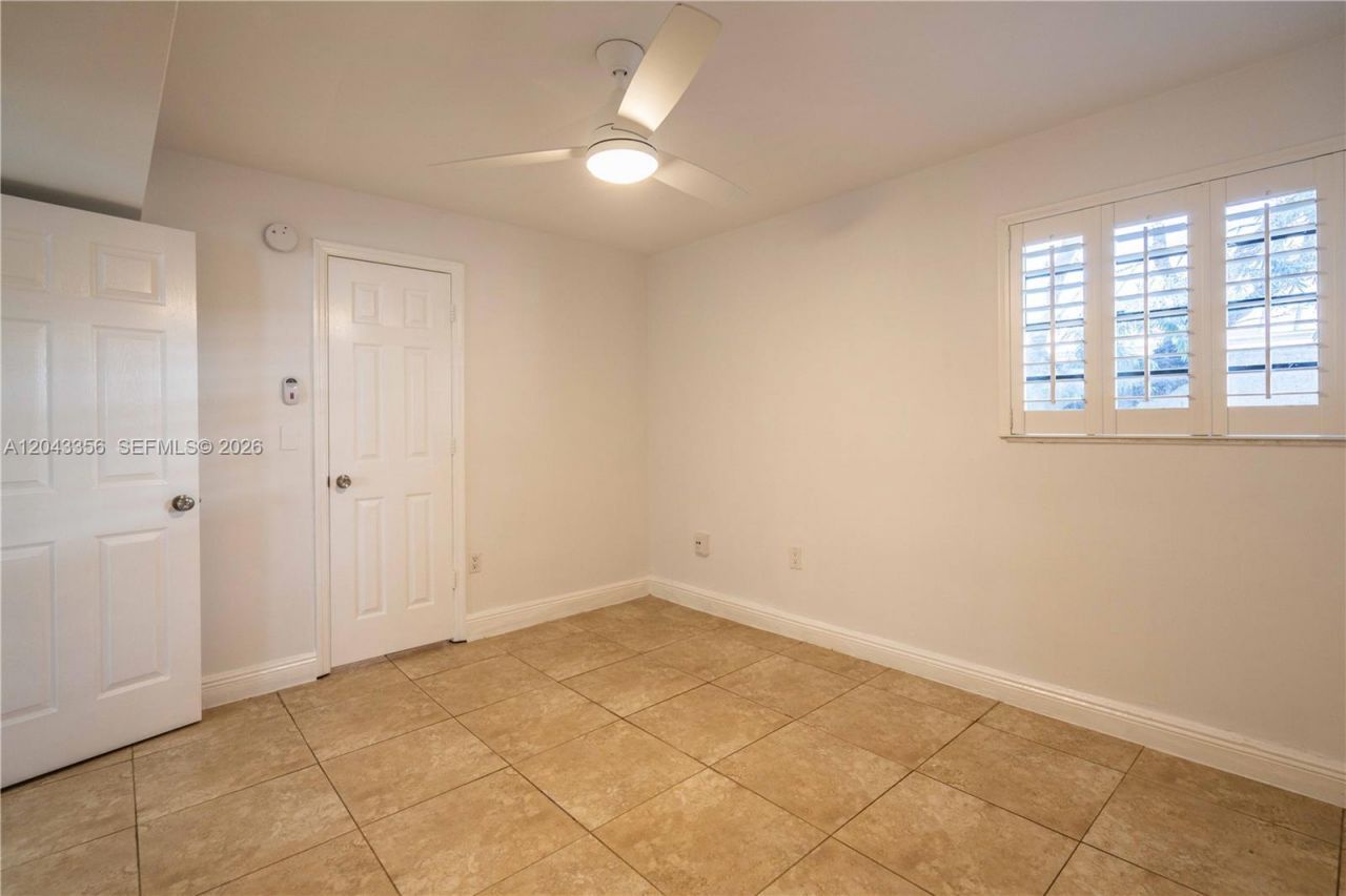 3265 Virginia St , Unit 11, Miami, FL 33133 Photo