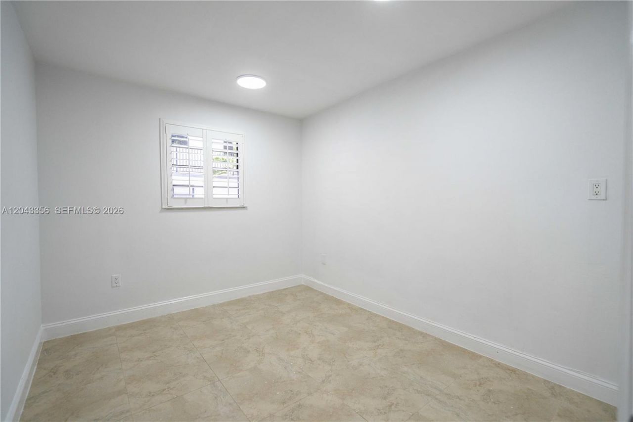 3265 Virginia St , Unit 11, Miami, FL 33133 Photo