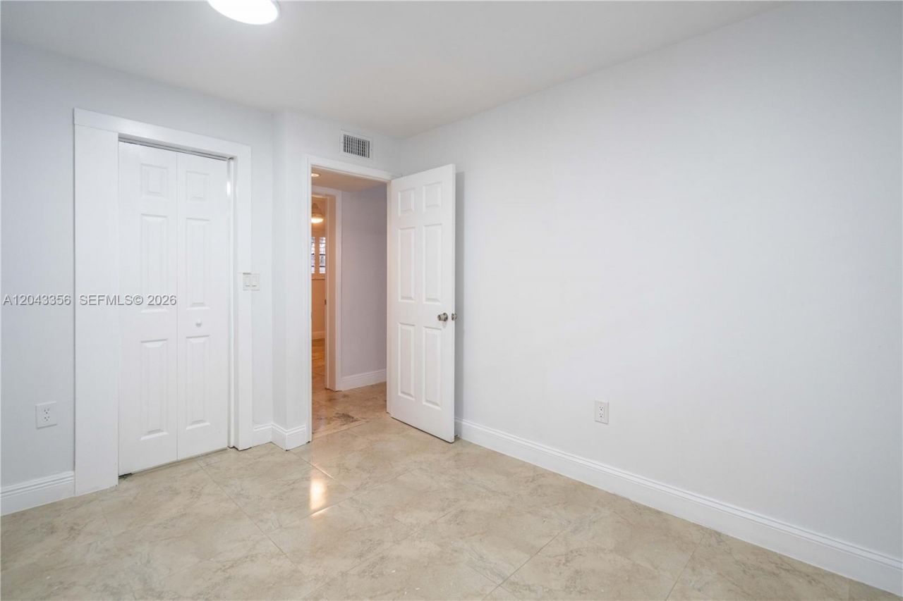 3265 Virginia St , Unit 11, Miami, FL 33133 Photo