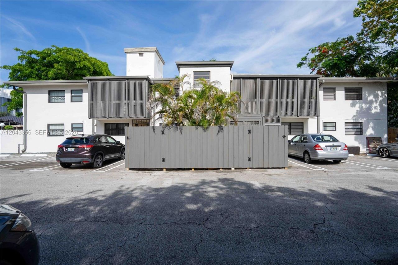 3265 Virginia St , Unit 11, Miami, FL 33133 Photo