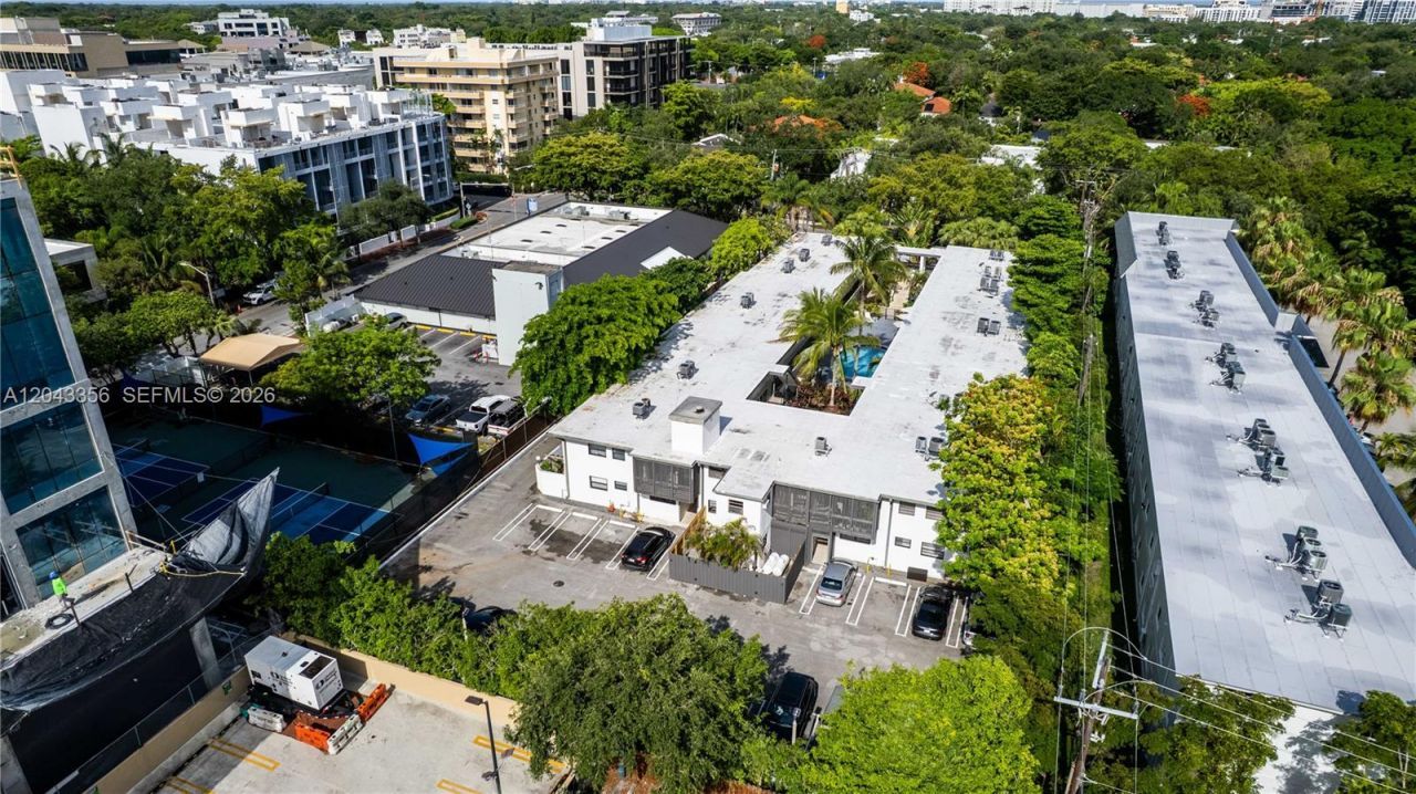 3265 Virginia St , Unit 11, Miami, FL 33133 Photo