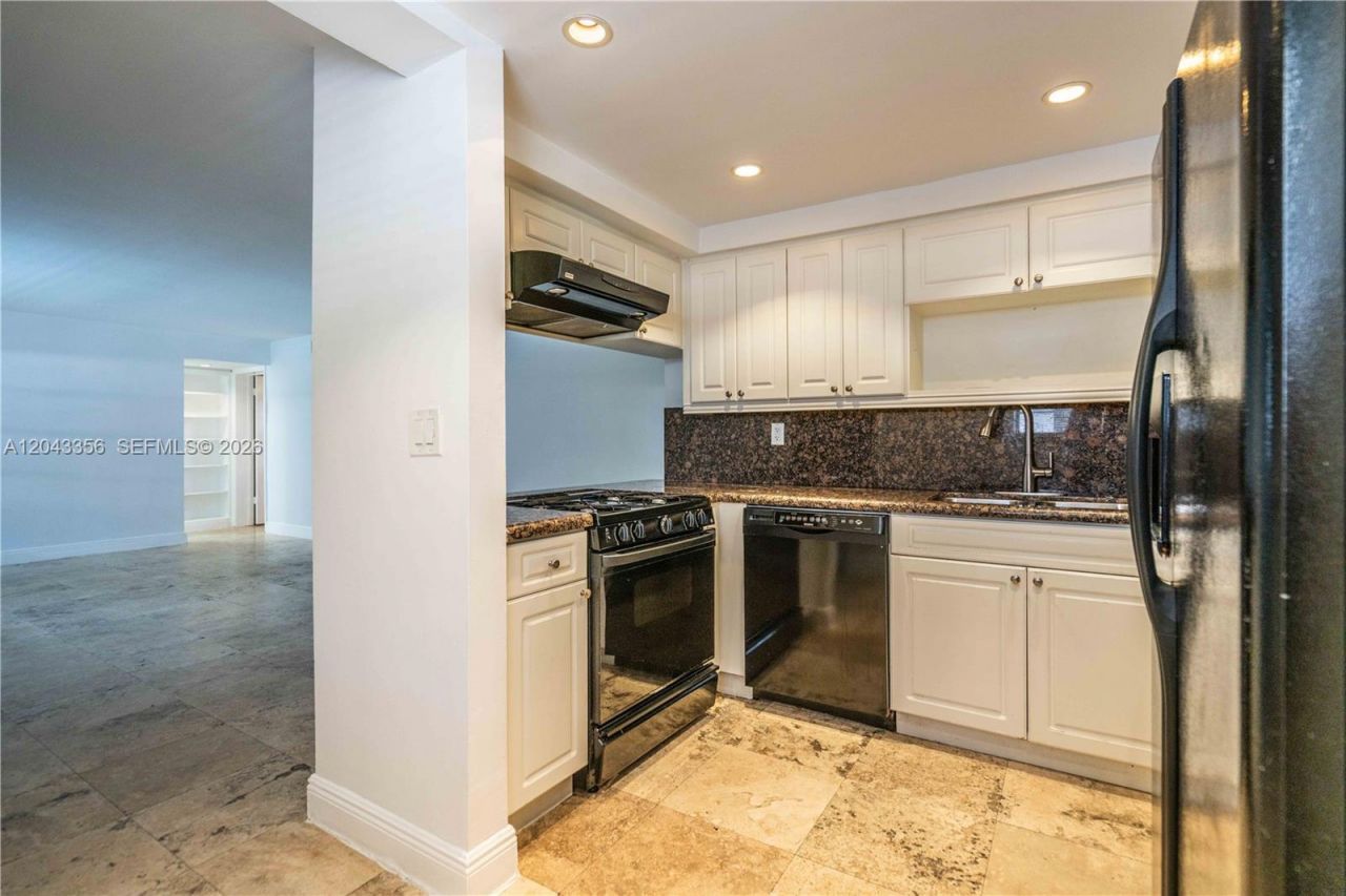 3265 Virginia St , Unit 11, Miami, FL 33133 Photo