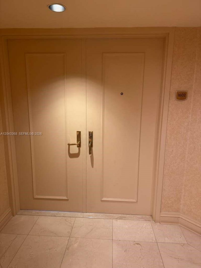 5025 Collins Ave , Unit 1602, Miami Beach, FL 33140 Photo