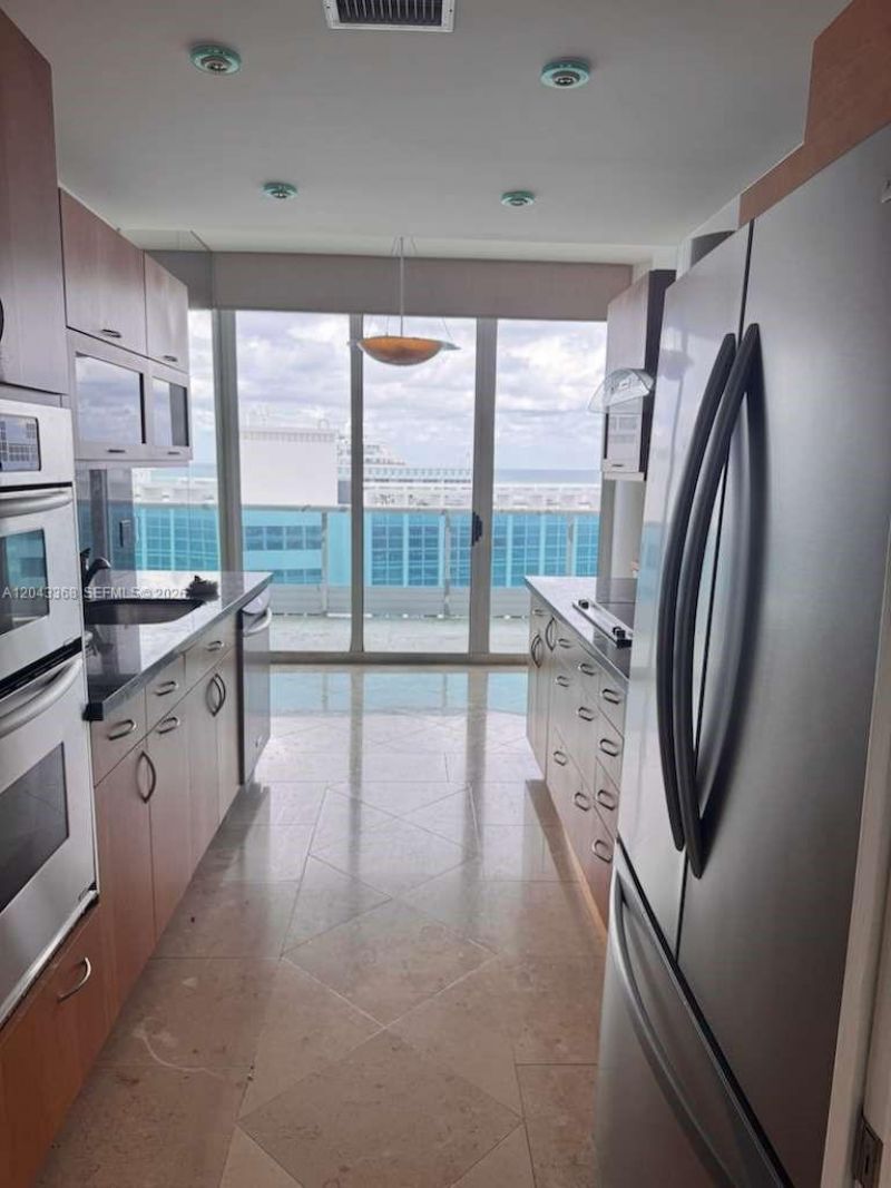 5025 Collins Ave , Unit 1602, Miami Beach, FL 33140 Photo