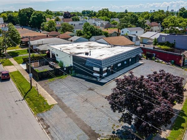 2323 Hyde Park Boulevard , Niagara Falls, NY 14305