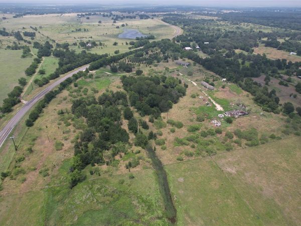 240 Cummings RD, Thorndale, TX 76577