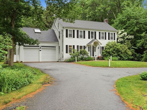 44 Old Meeting House Ln, Norwell, MA 02061