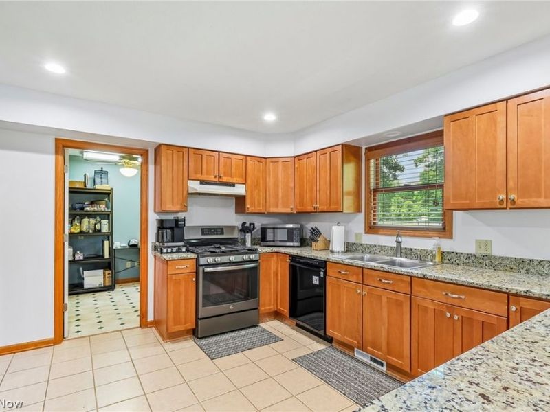 964 Dock Road, Madison, OH 44057 Photo 8