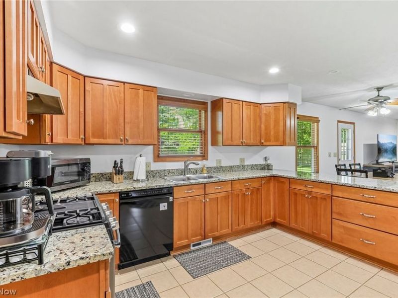 964 Dock Road, Madison, OH 44057 Photo 9