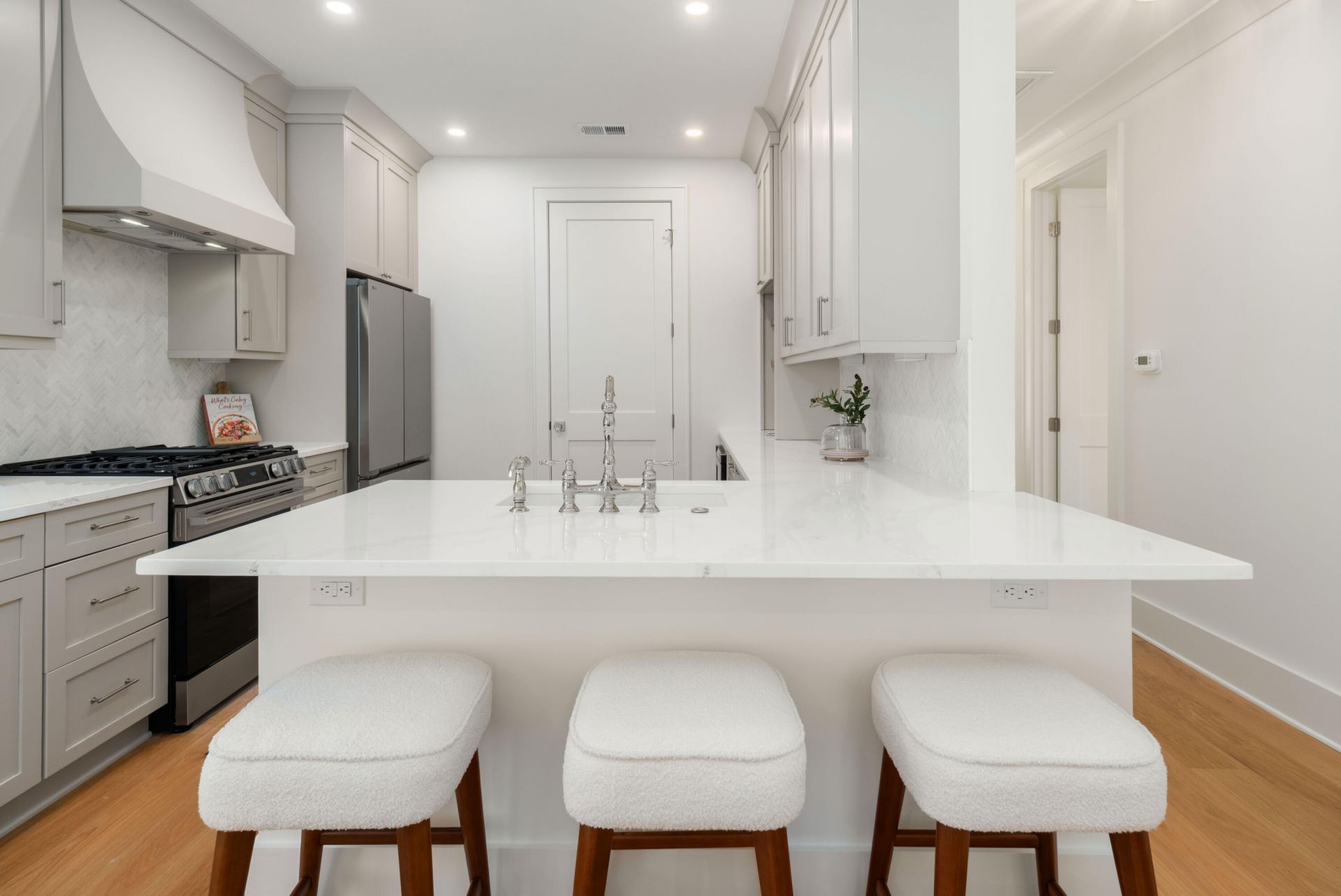 1403 Elfe Street Photo 16