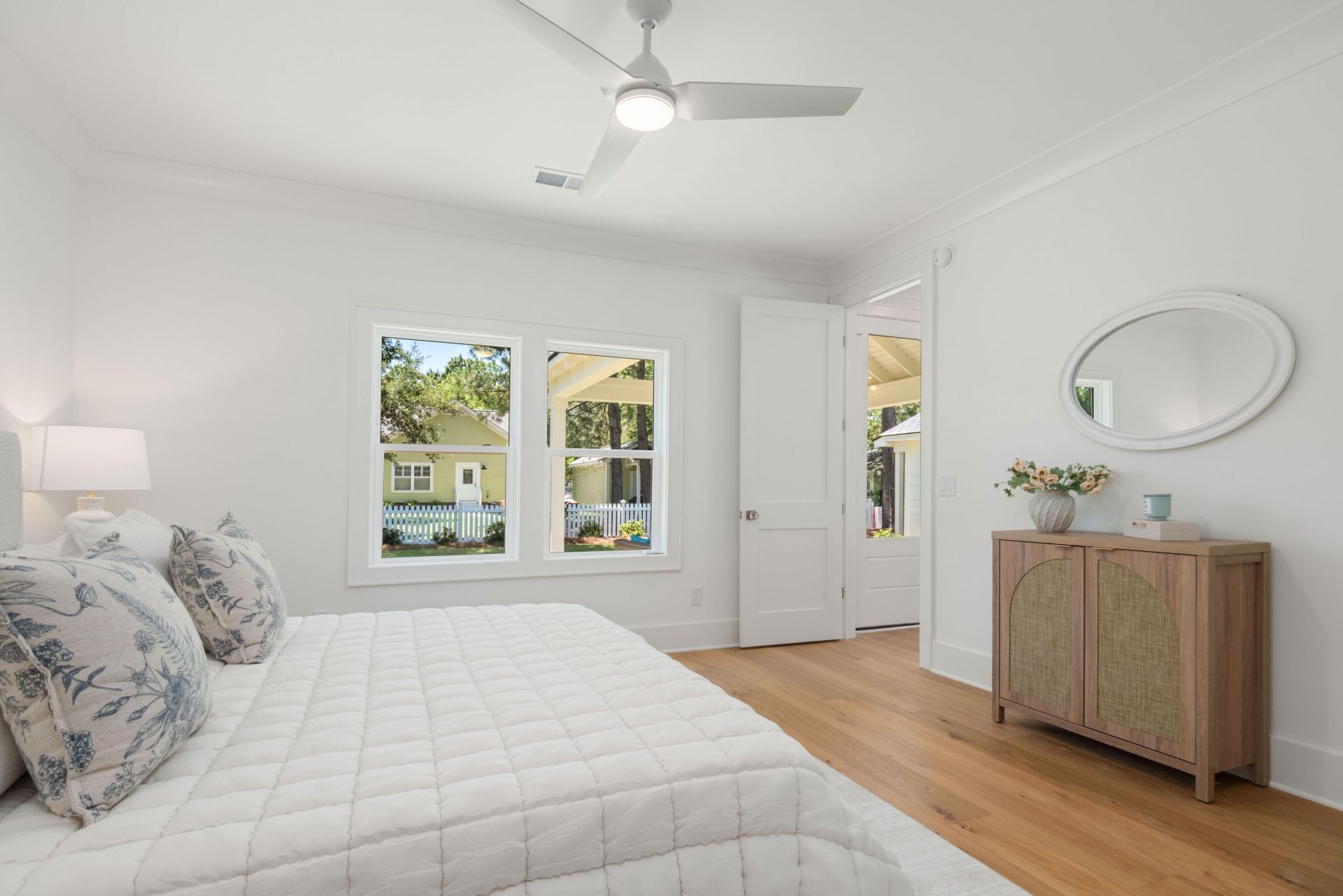 1403 Elfe Street Photo 20