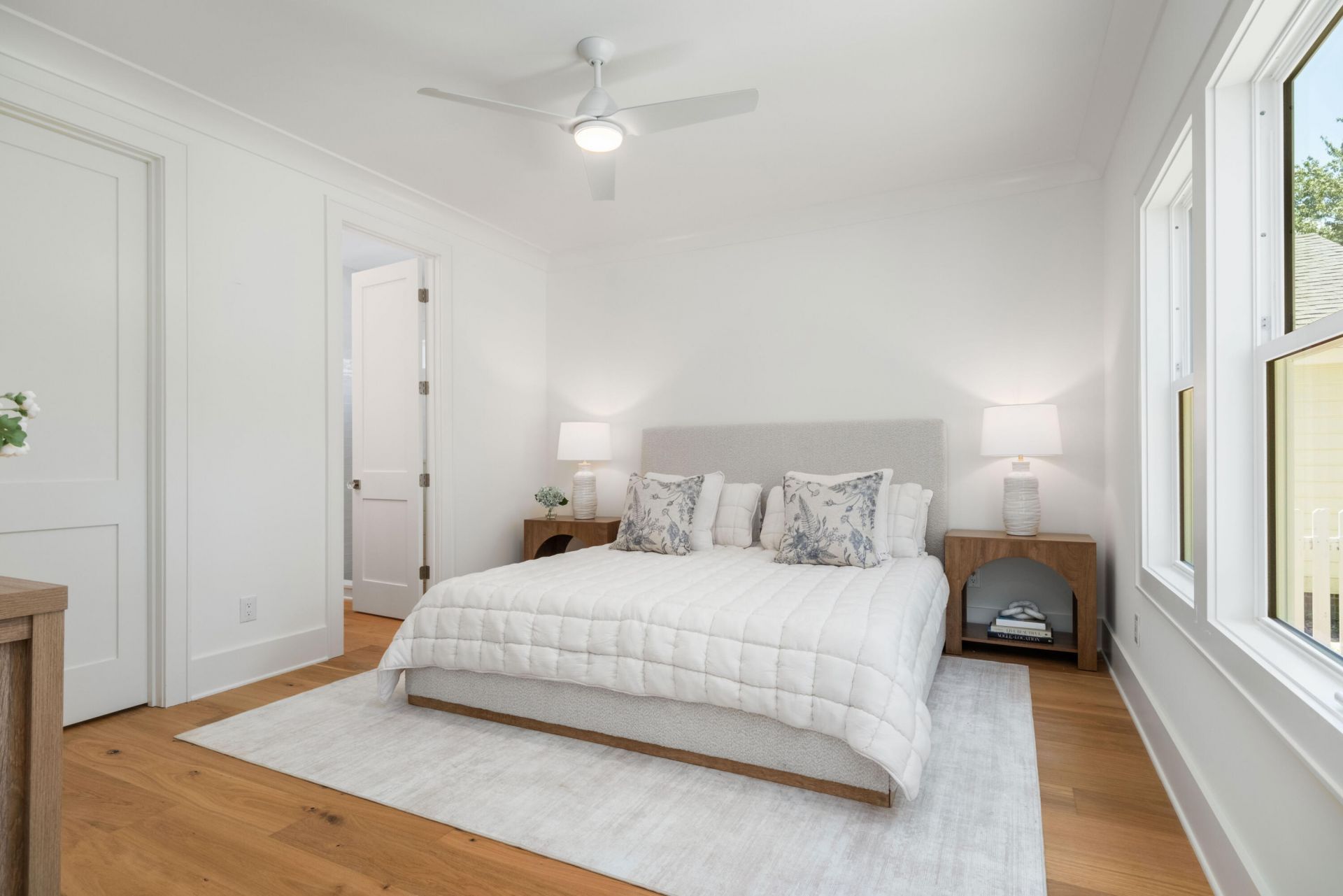 1403 Elfe Street Photo 21