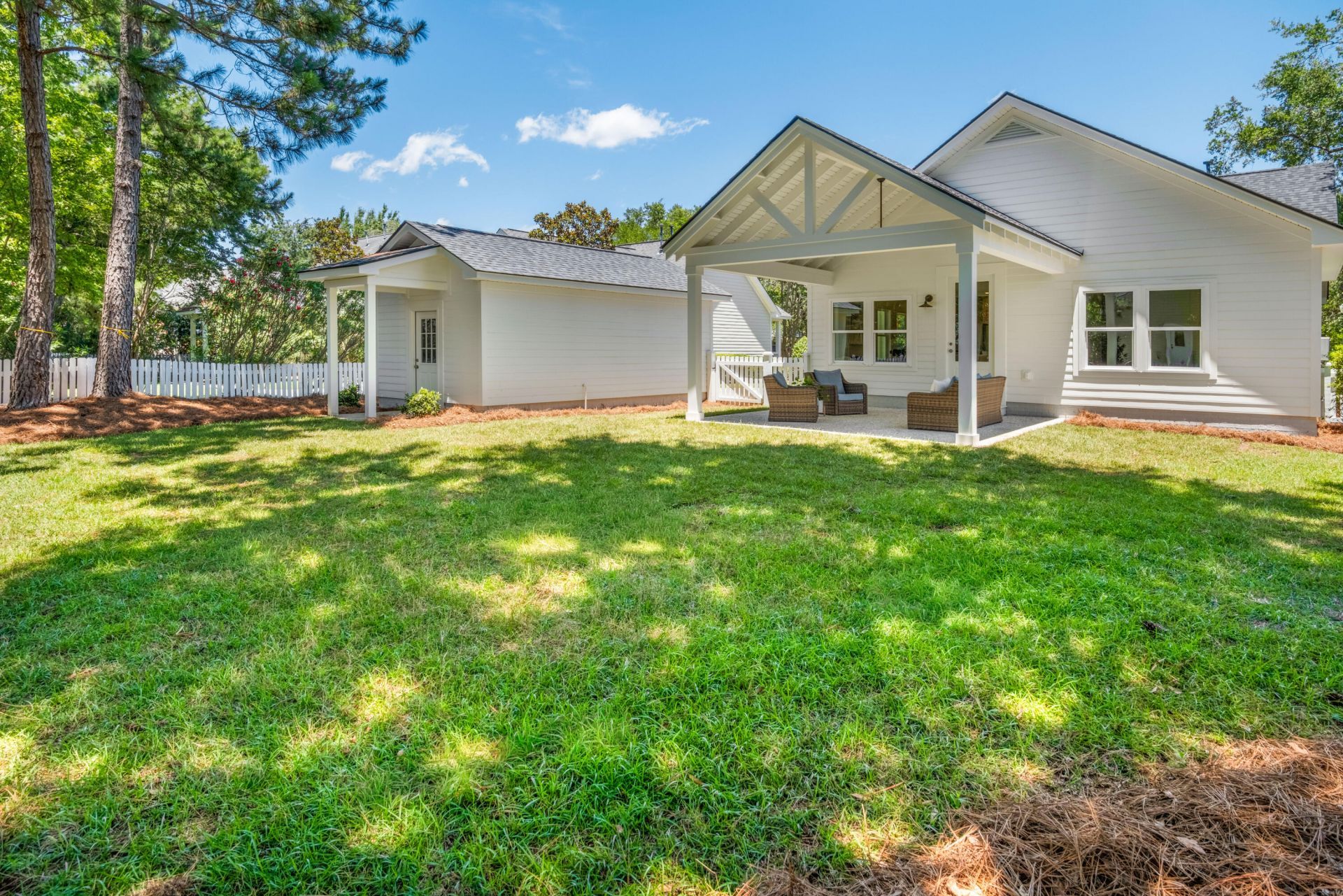 1403 Elfe Street Photo 33