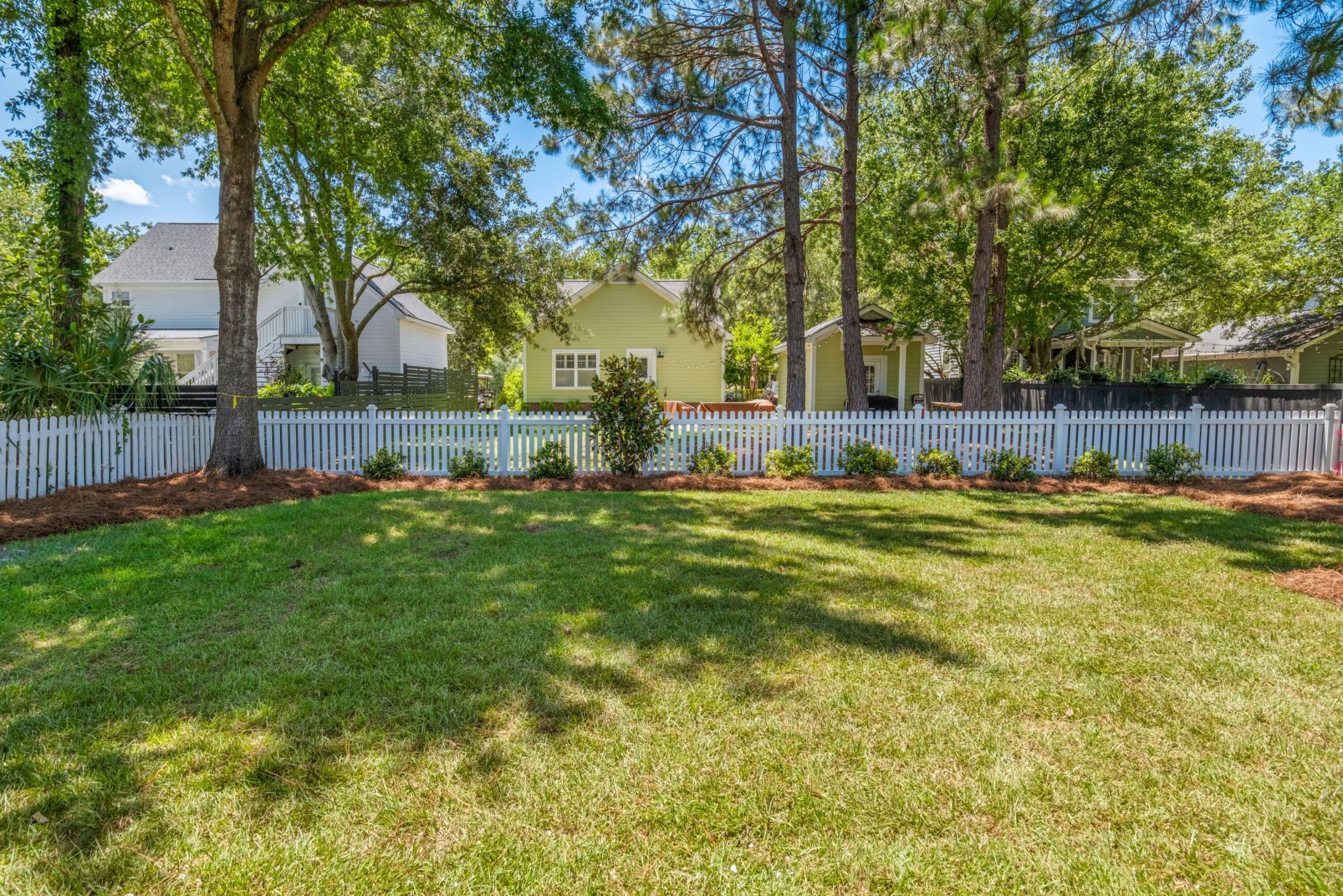 1403 Elfe Street Photo 34