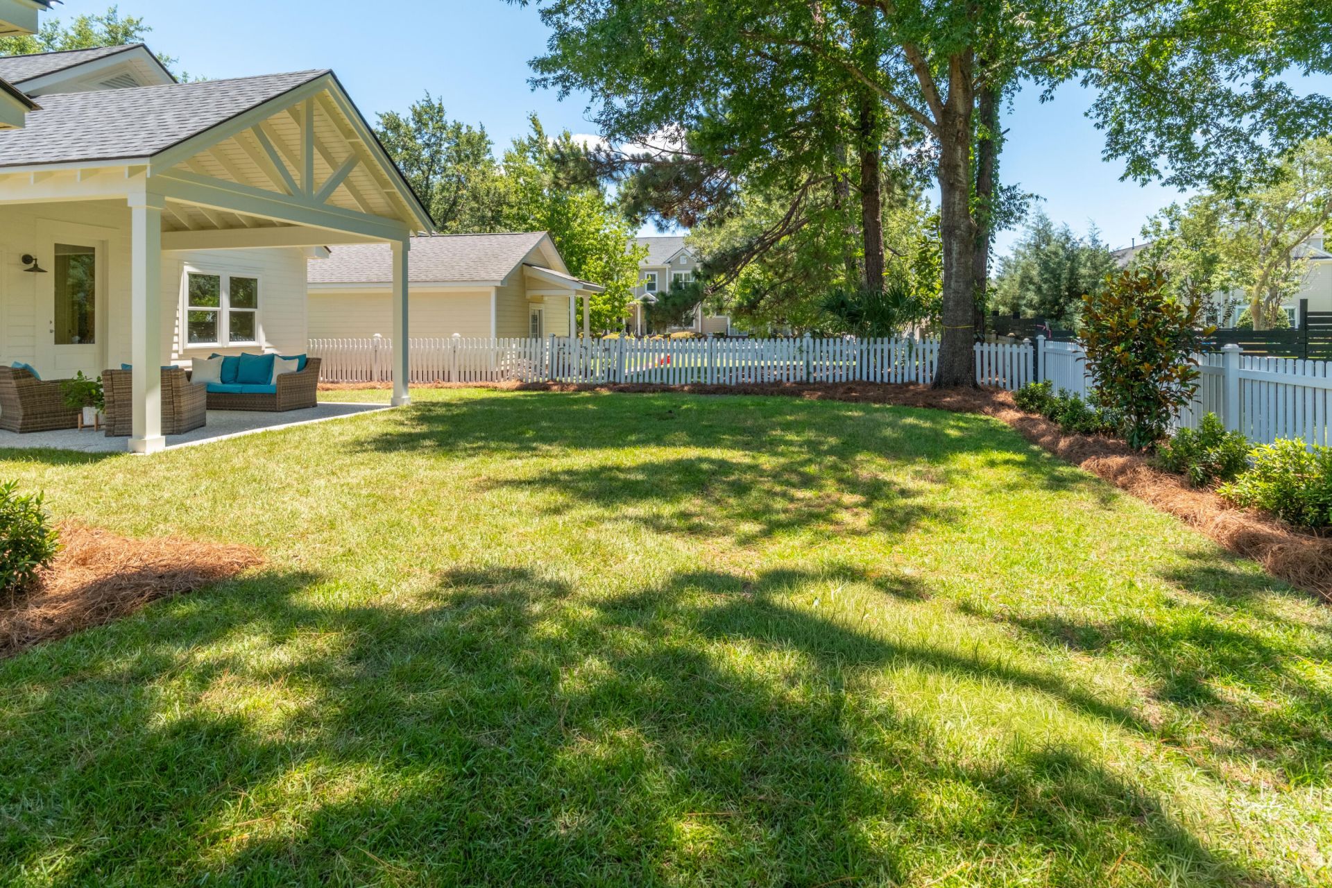 1403 Elfe Street Photo 36