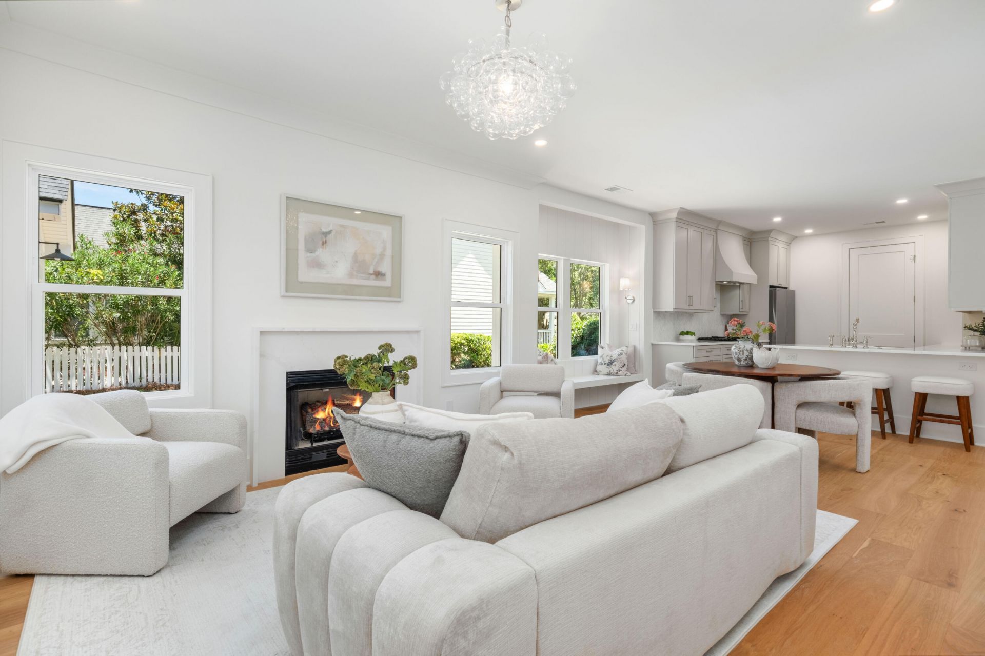 1403 Elfe Street Photo 6