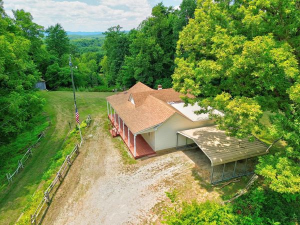 937 Waidsboro RD, Ferrum, VA 24088