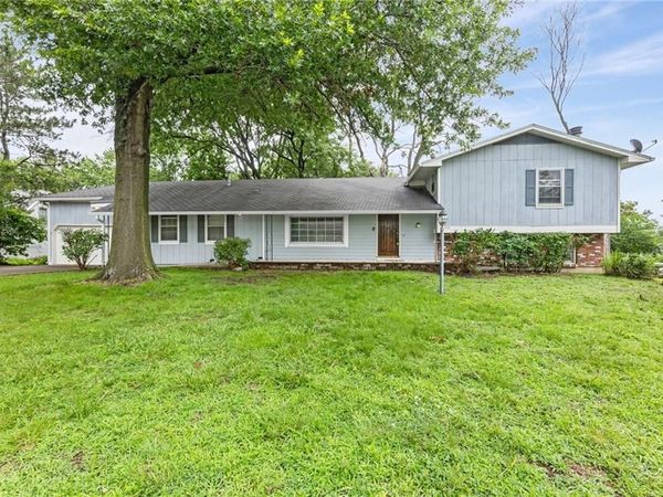 3216 W 22nd Court, Lawrence, KS 66047