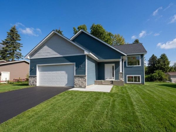 1312 Robinwood Lane, Faribault, MN 55021