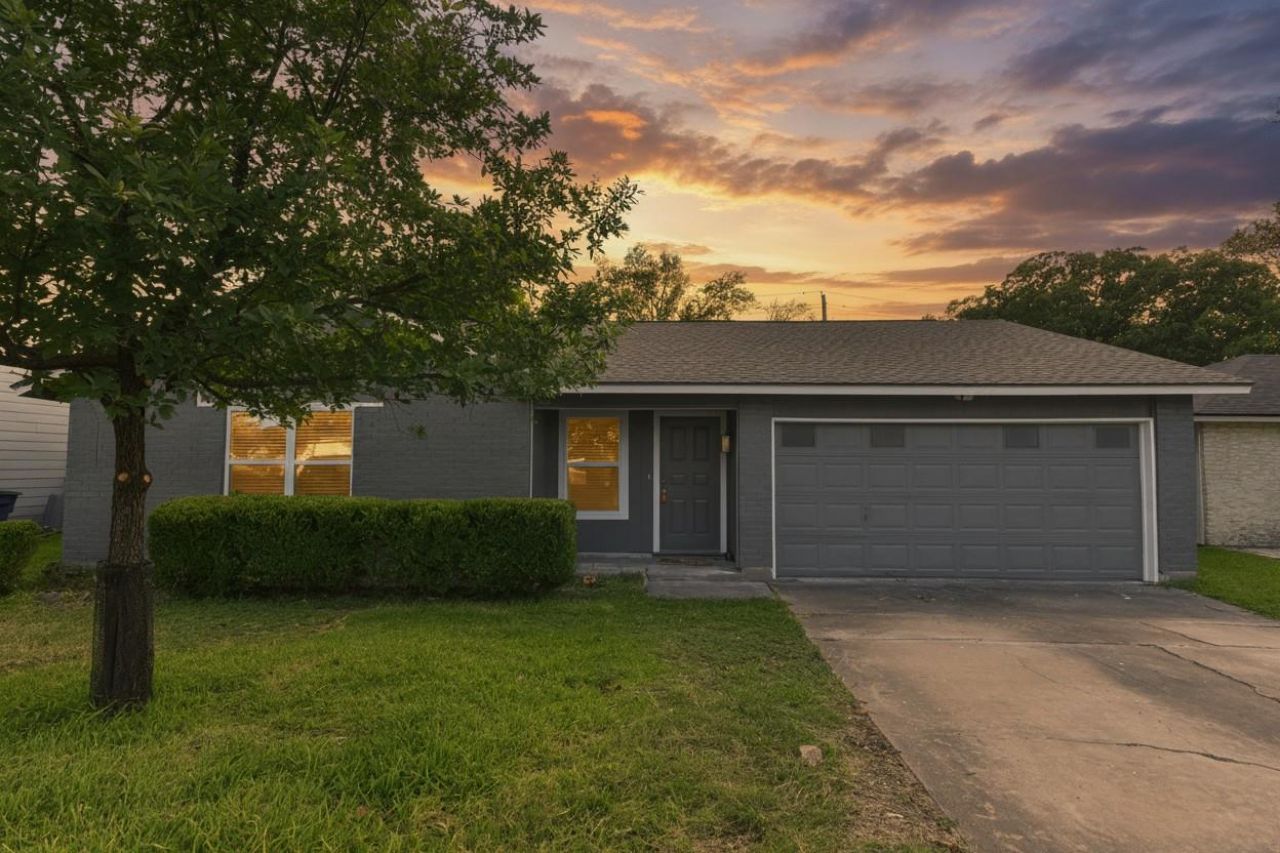 11214 Blackmoor Dr, Austin, TX 78759 Main Photo