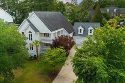 121 Silver Lake Road E photo 4