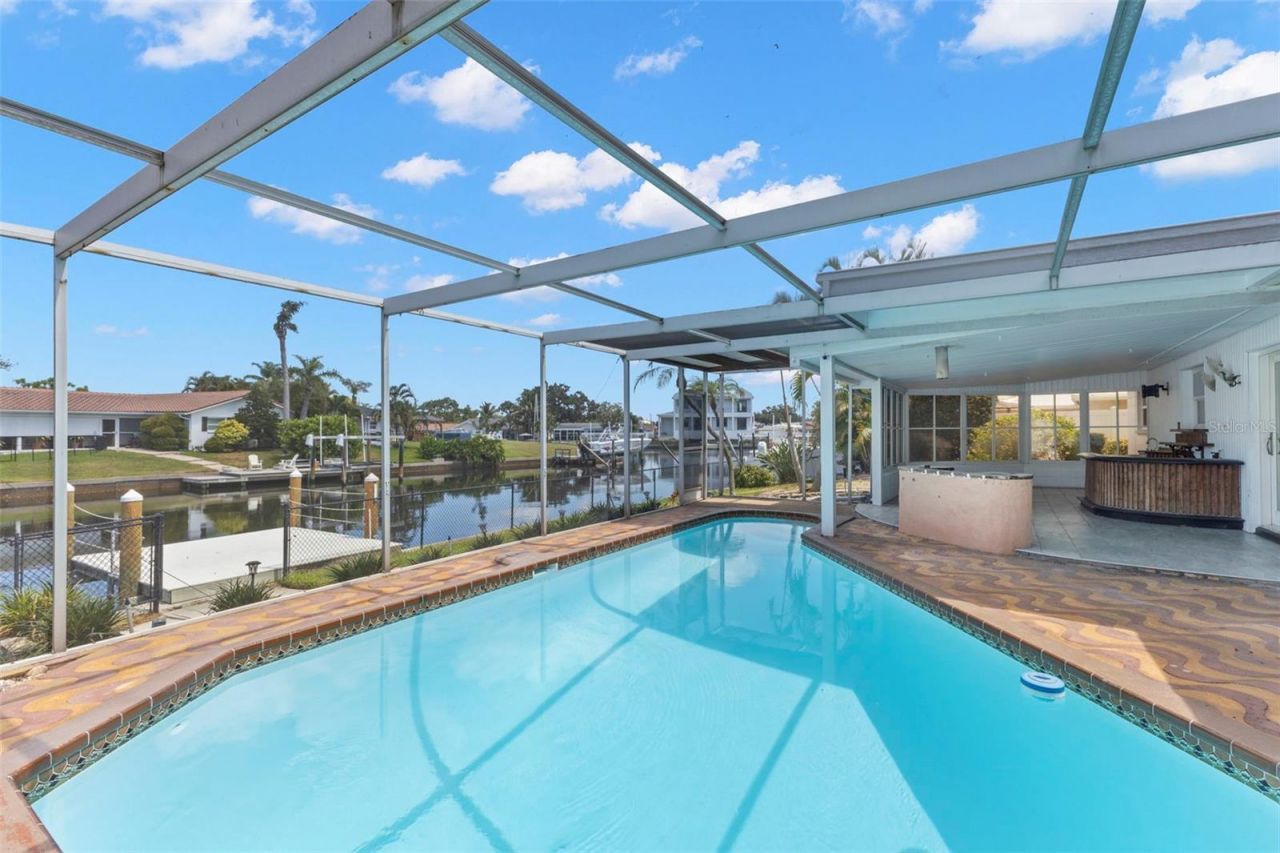4960 Dover Street Ne, Saint Petersburg, FL 33703 Photo
