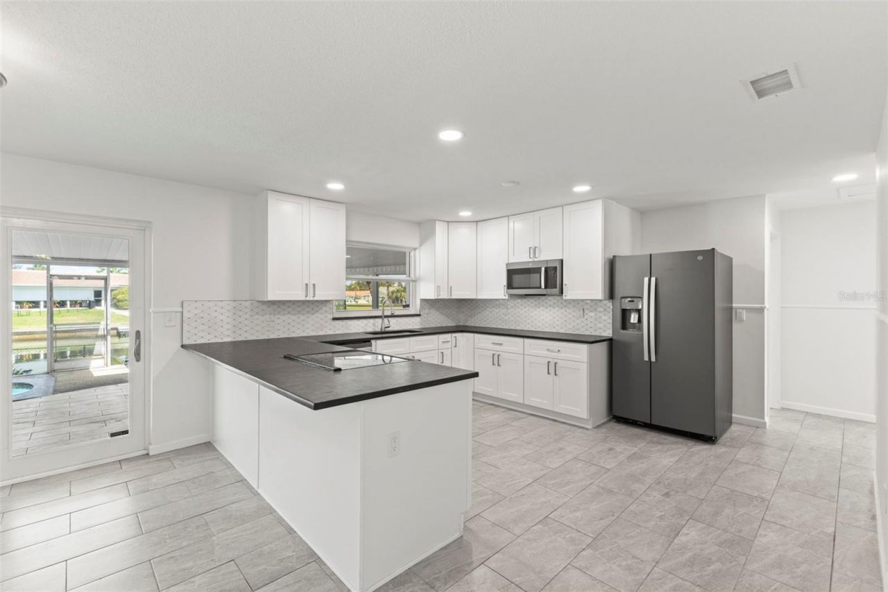 4960 Dover Street Ne, Saint Petersburg, FL 33703 Photo