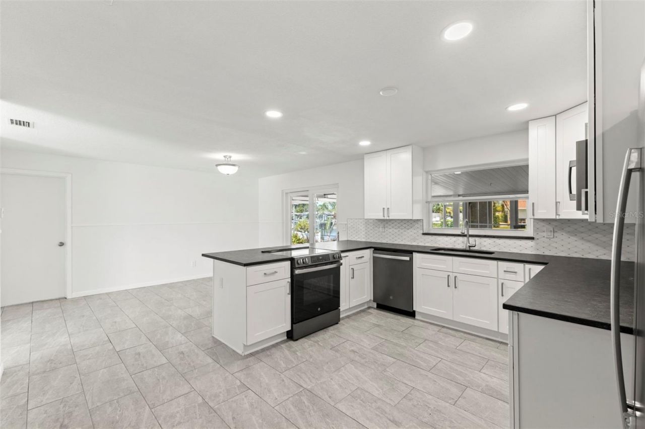 4960 Dover Street Ne, Saint Petersburg, FL 33703 Photo