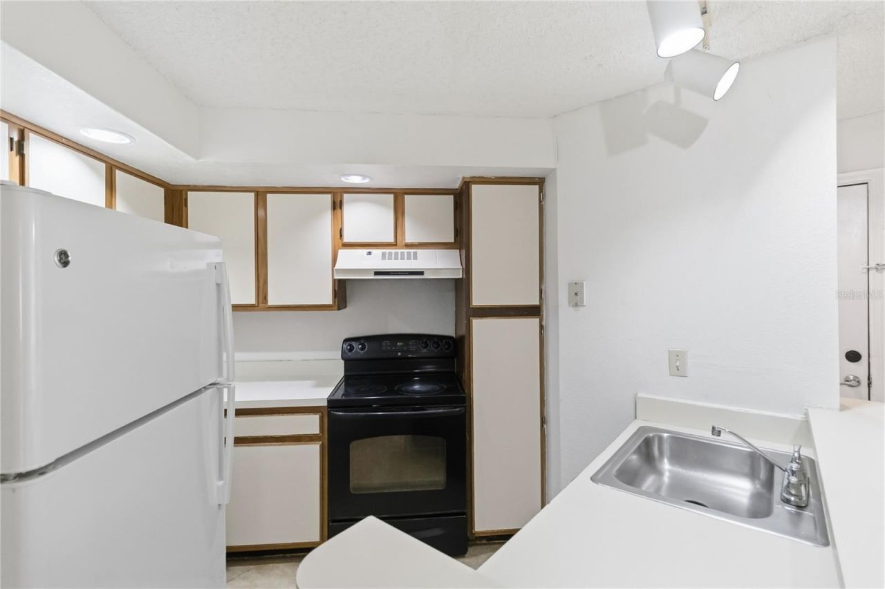 4572 Commander Drive , Unit 1227, Orlando, FL 32822 Photo