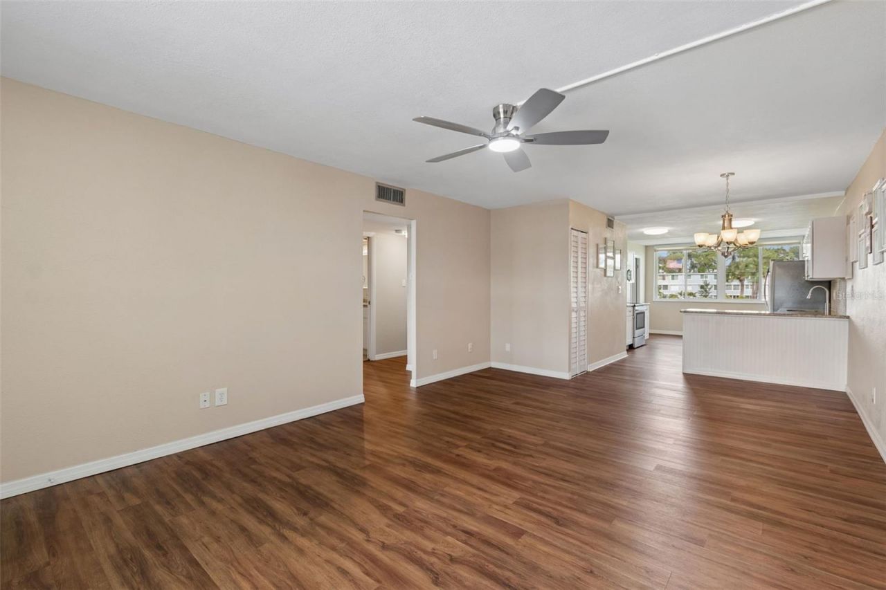 4715 Bay Street Ne, Unit 223, Saint Petersburg, FL 33703 Photo