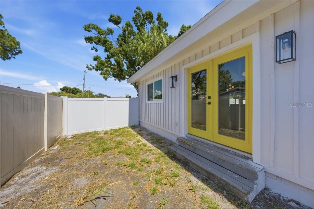 8452 6th Street N, Saint Petersburg, FL 33702 Photo