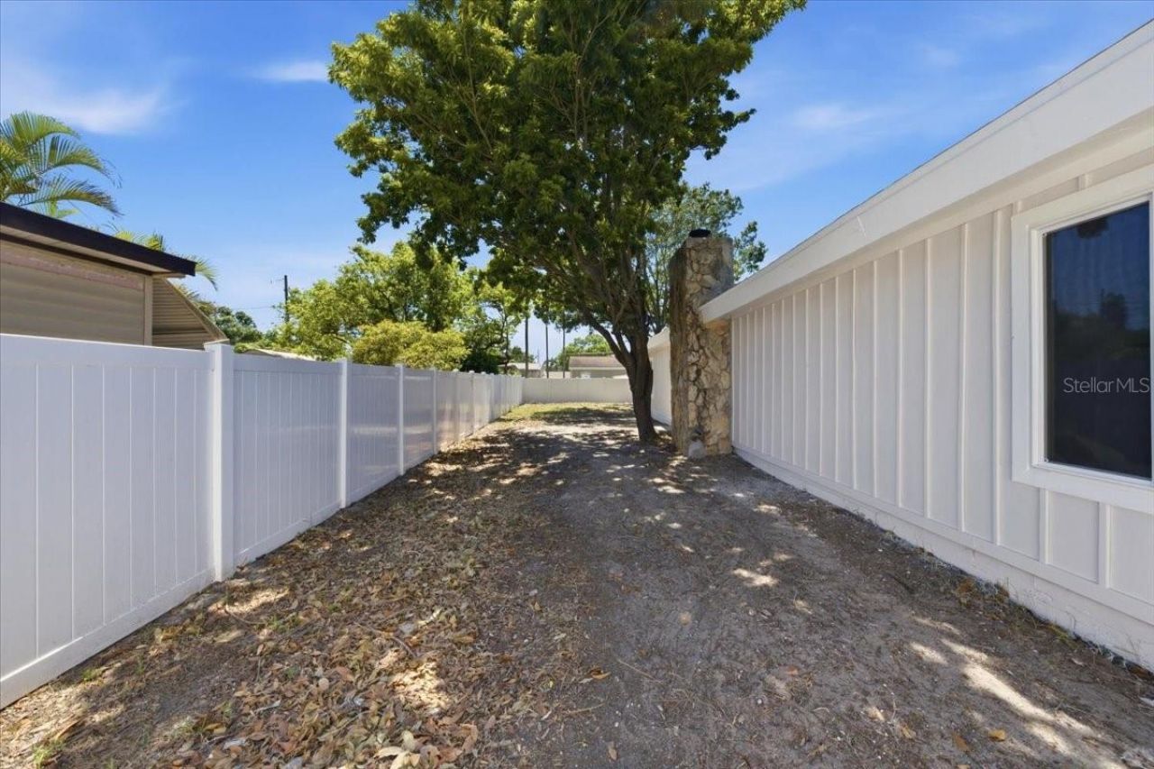 8452 6th Street N, Saint Petersburg, FL 33702 Photo
