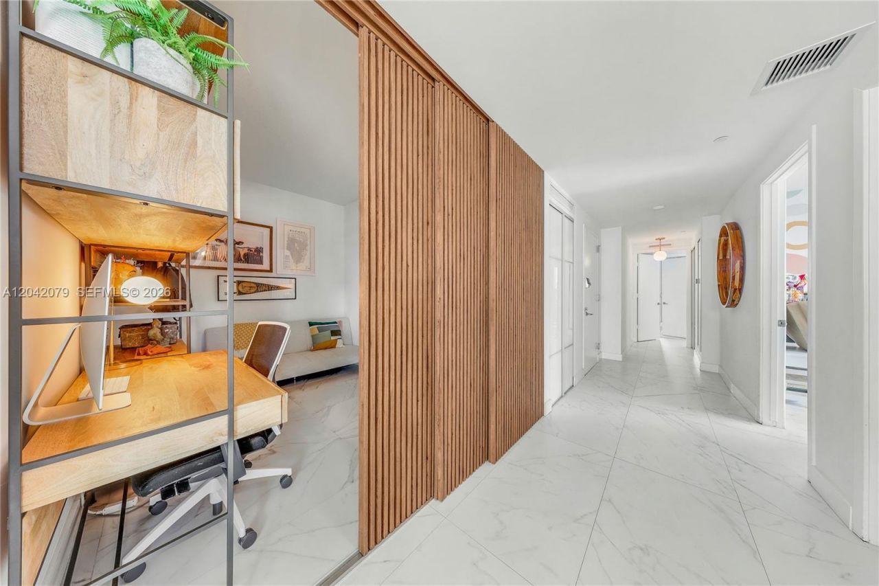 460 NE 28th St , Unit 701, Miami, FL 33137 Photo