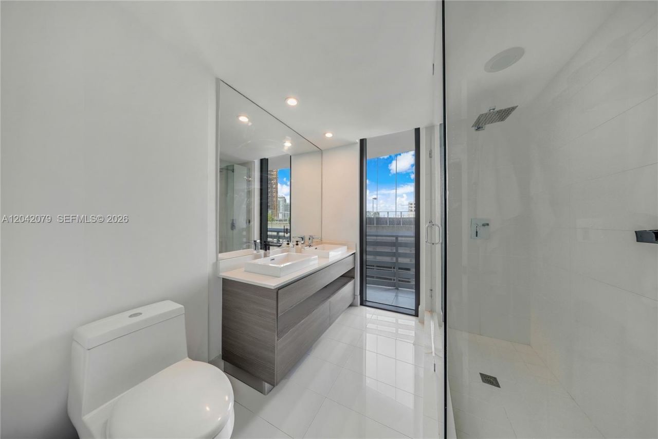 460 NE 28th St , Unit 701, Miami, FL 33137 Photo