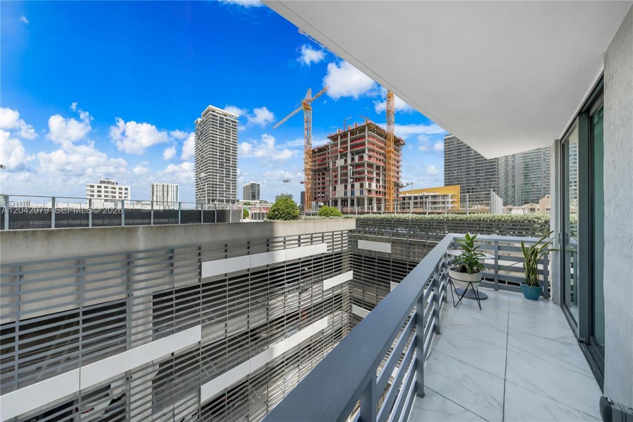 460 NE 28th St , Unit 701, Miami, FL 33137 Photo