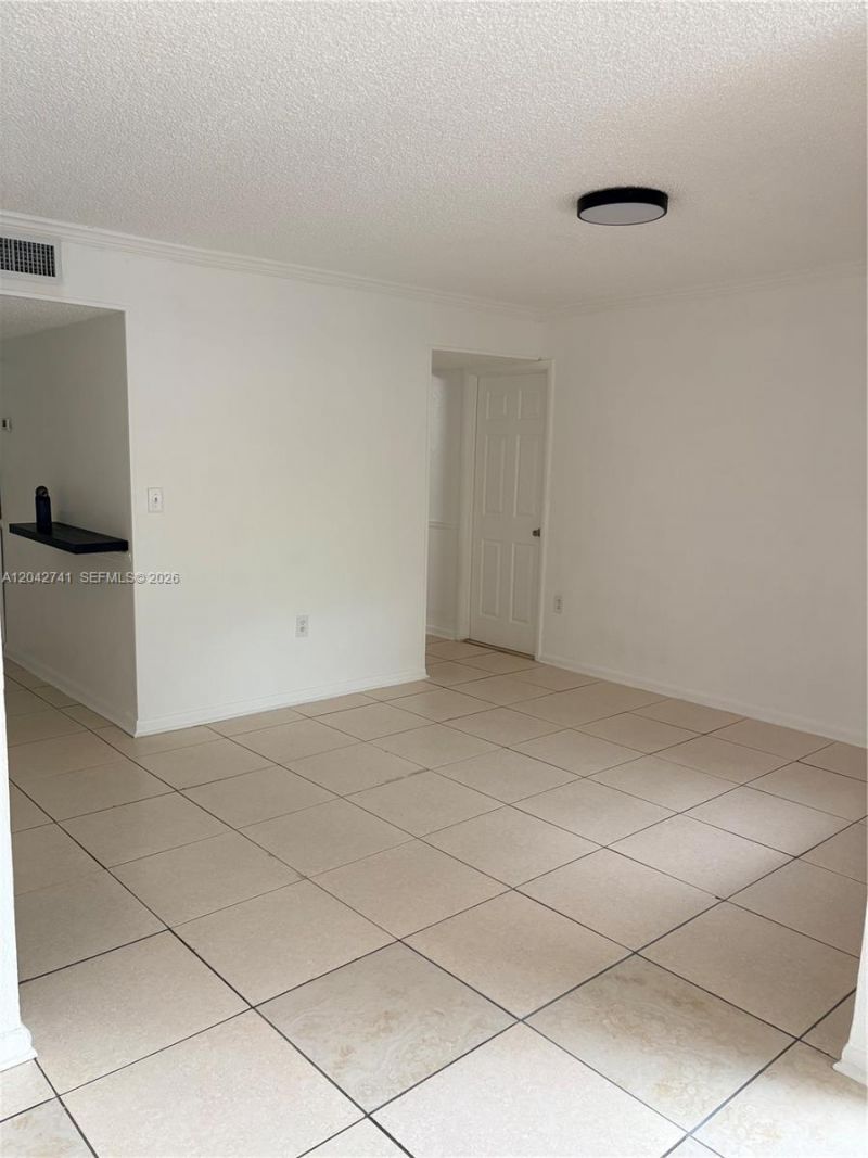 17600 NW 68th Ave, Unit B2004, Hialeah, FL 33015 Photo
