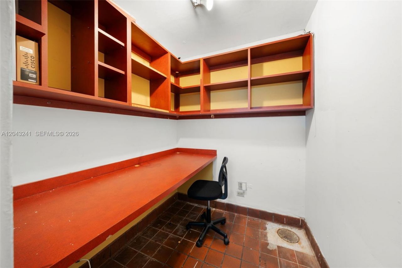 1586 S Dixie Hwy, Coral Gables, FL 33146 Photo