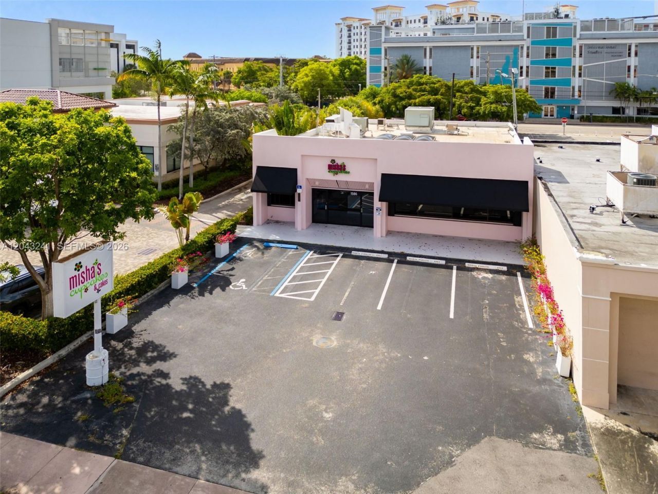 1586 S Dixie Hwy, Coral Gables, FL 33146 Photo
