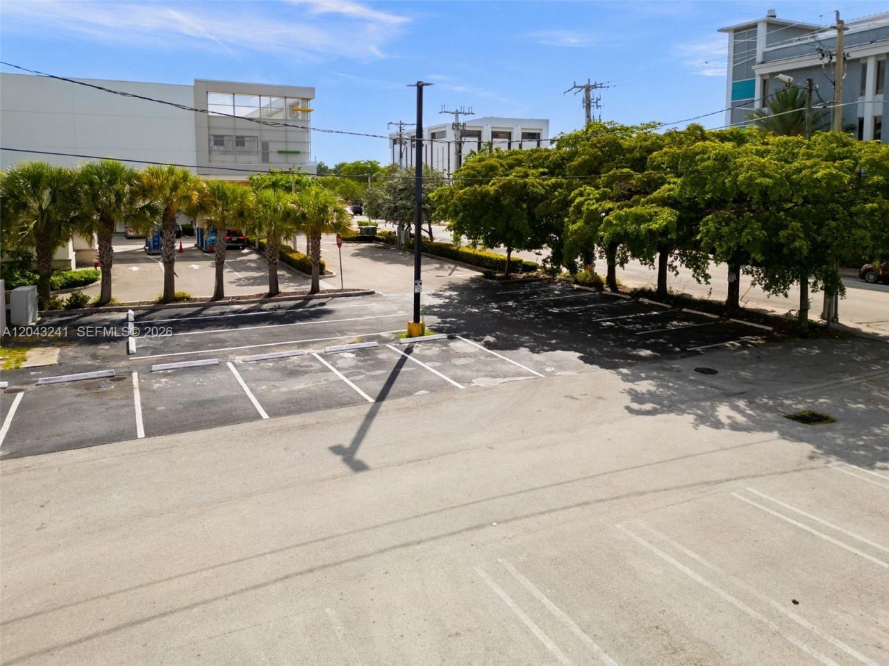 1586 S Dixie Hwy, Coral Gables, FL 33146 Photo