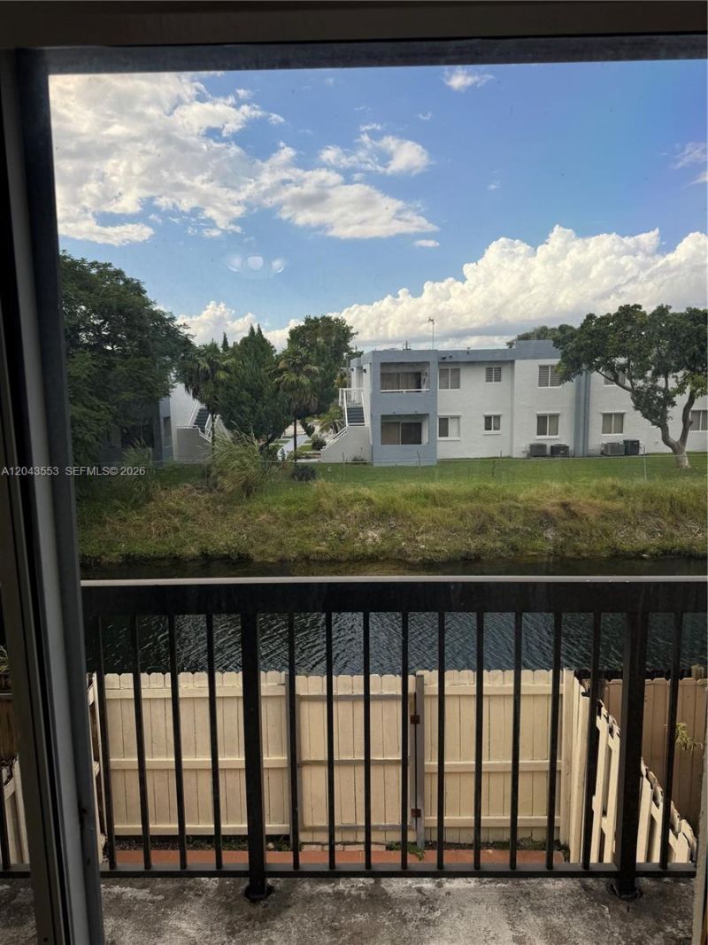 6250 SW 130th Ave, Unit 702, Miami, FL 33183 Photo