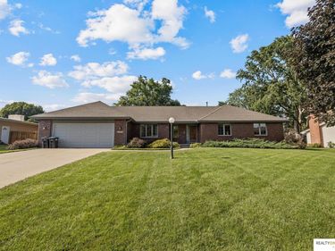 21716 Greenlawn Road, Omaha, NE 68022