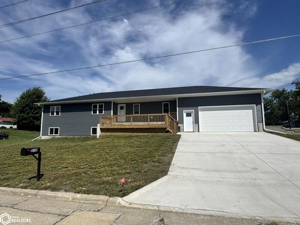 201 W Garfield Street, Osceola, IA 50213