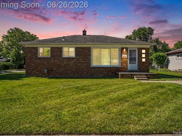 1209 Massoit Road, Clawson, MI 48017