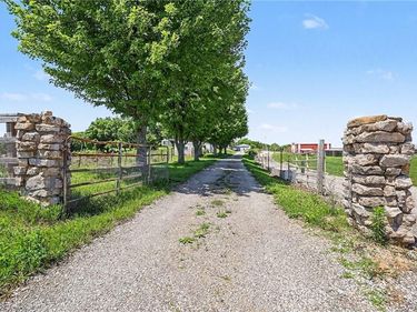 9220 NW N Highway, Kansas City, MO 64153